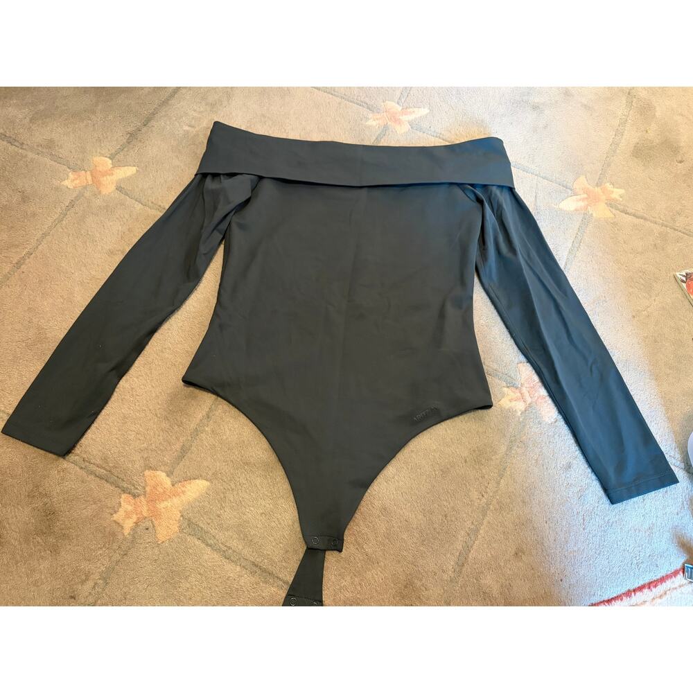 Aritzia Contour Deco Off-the-Shoulder Thong Bodysuit Dark Green "Scarab" NWT